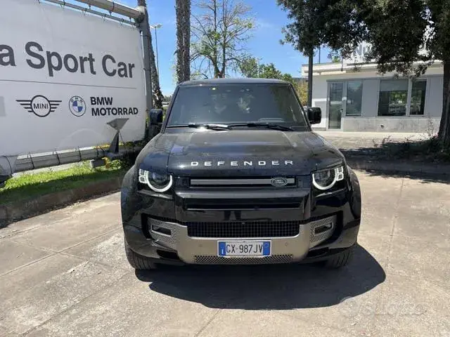Land Rover Defender 2024 photo 2