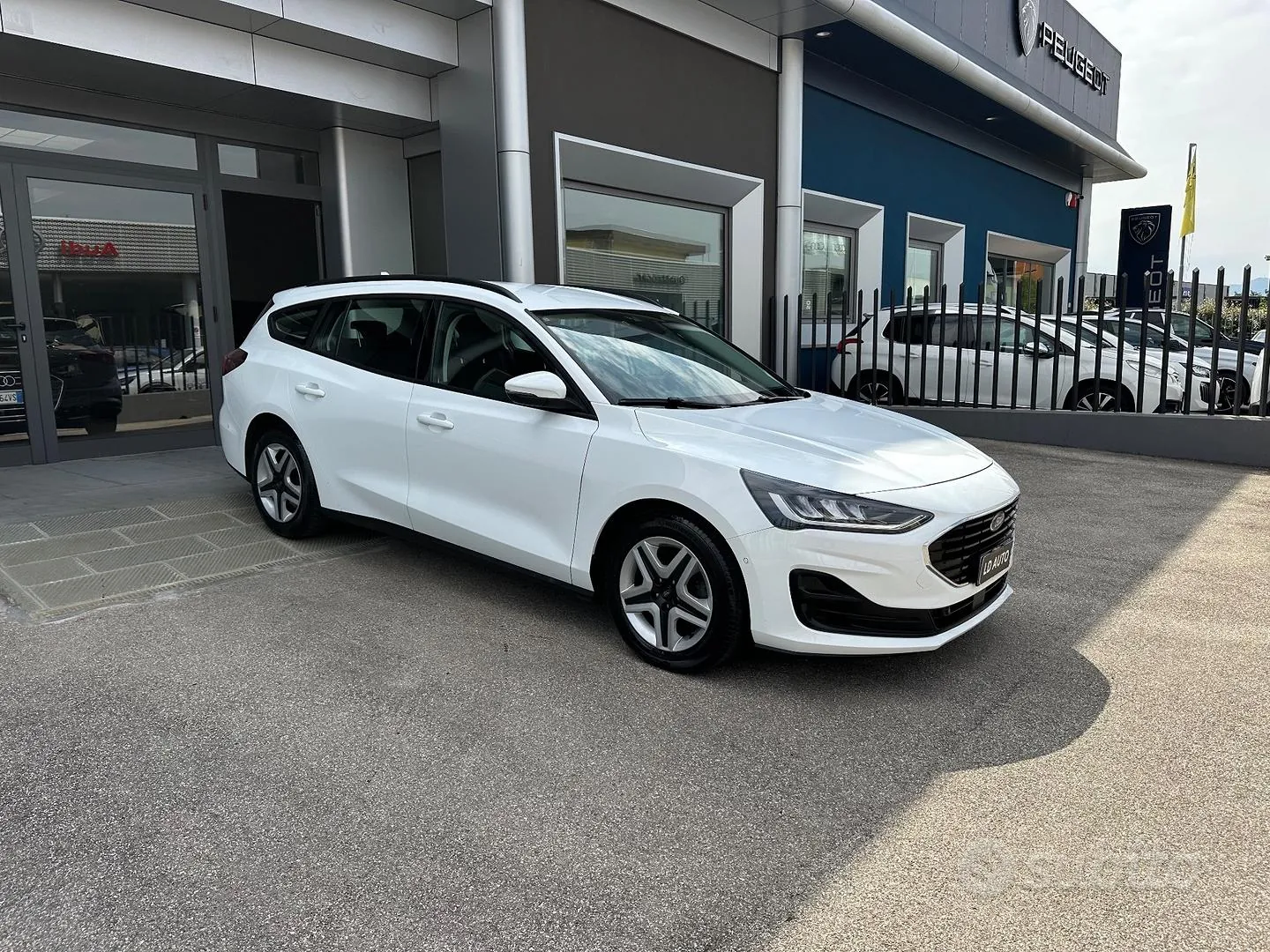 Ford Focus 2022 photo 2