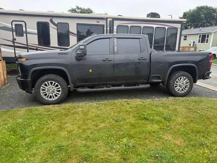 Chevrolet Silverado 2500Hd 2021 photo 3
