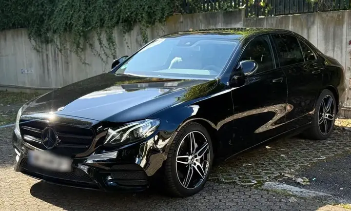 Mercedes-Benz E 220 D