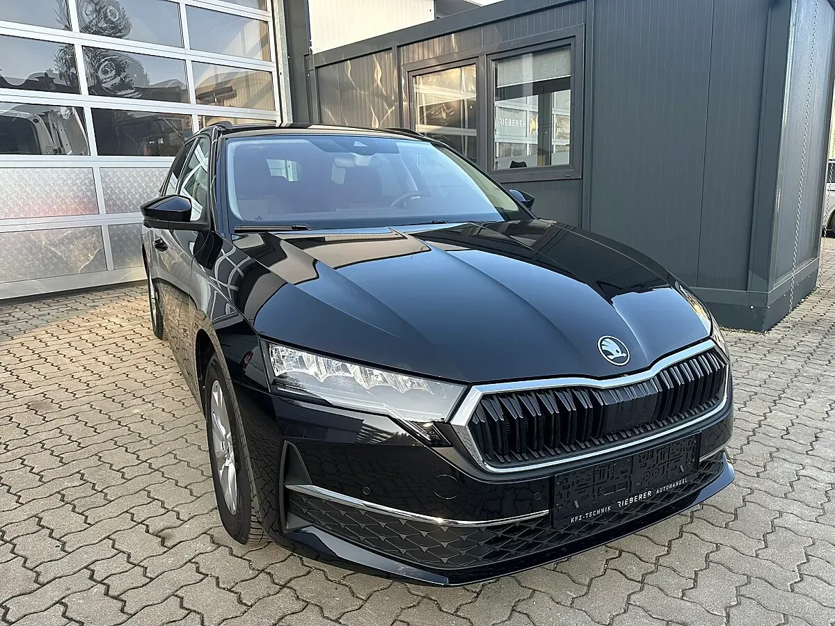 Skoda Octavia 2025 photo 2