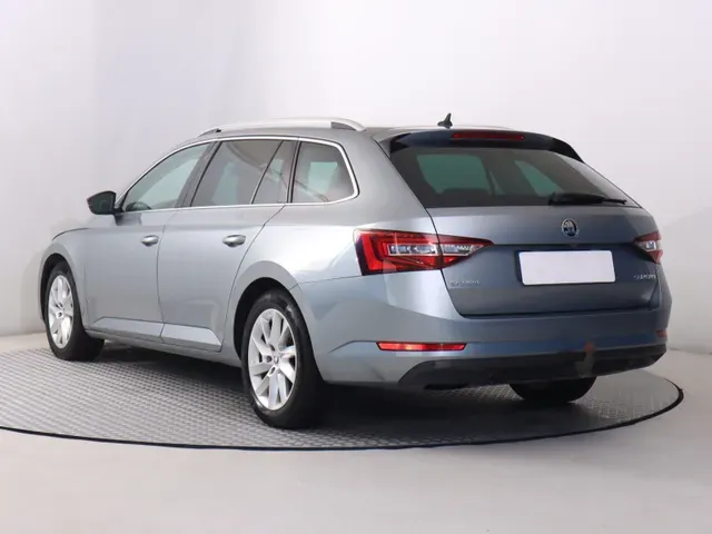 Skoda Superb 2018 photo 3