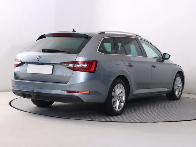 Skoda Superb 2018 photo 4