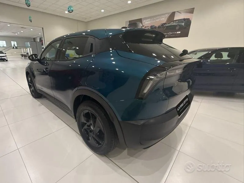 Alfa Romeo Junior 2025 photo 3