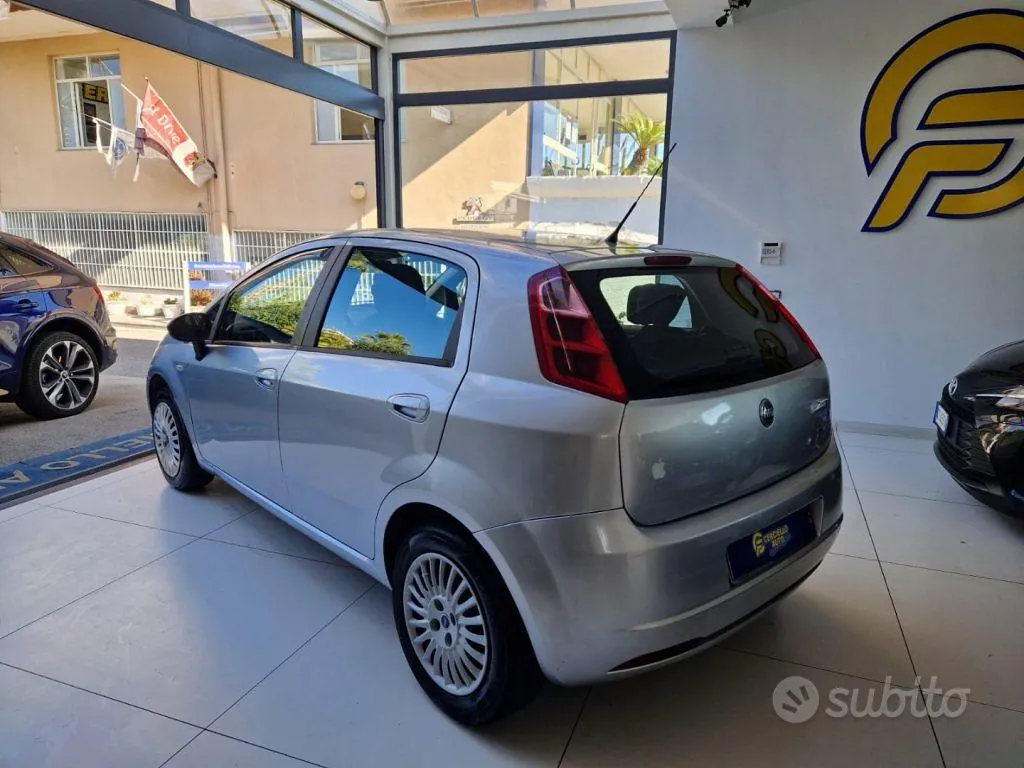 Fiat Grande Punto 2006 photo 5