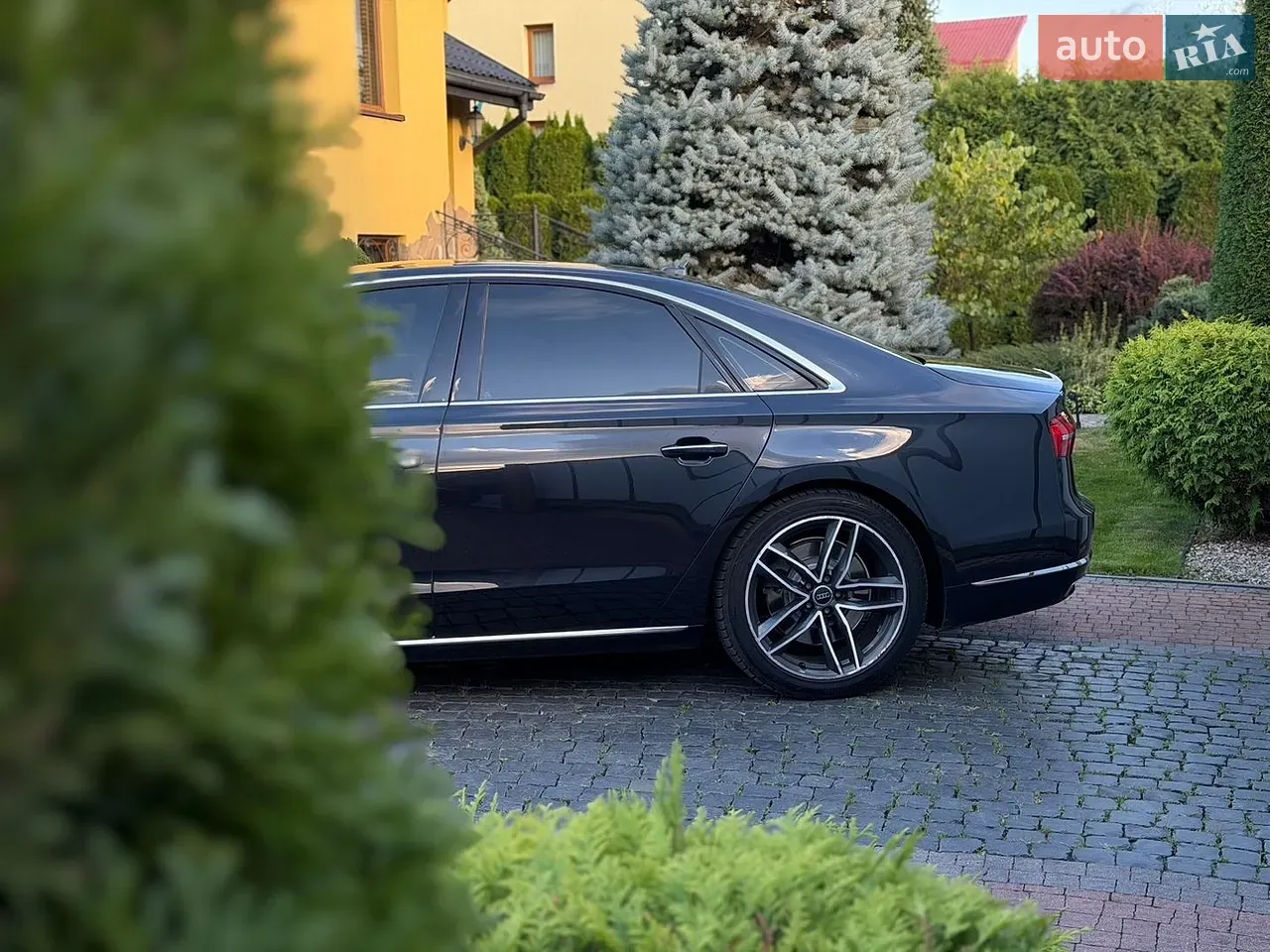 Audi A8 2015 photo 5