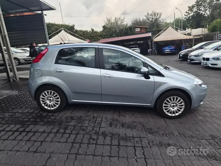 Fiat Grande Punto 2010 photo 5