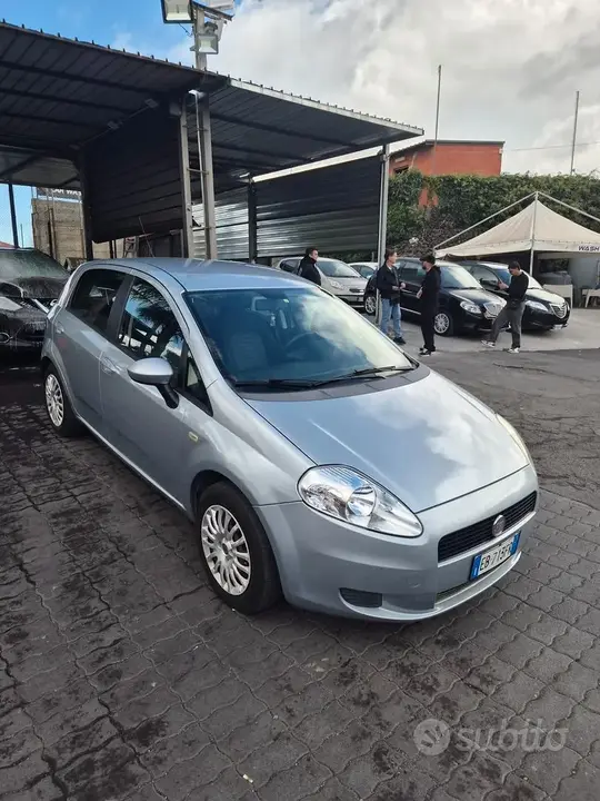 Fiat Grande Punto 2010 photo 4