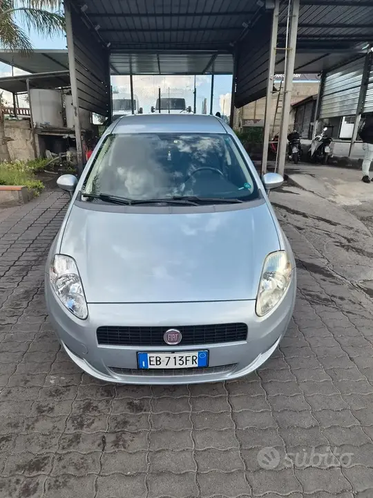 Fiat Grande Punto 2010 photo 3