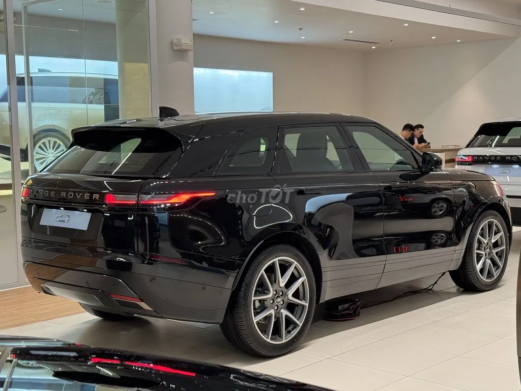 Land Rover Range Rover Velar 2026 photo 5