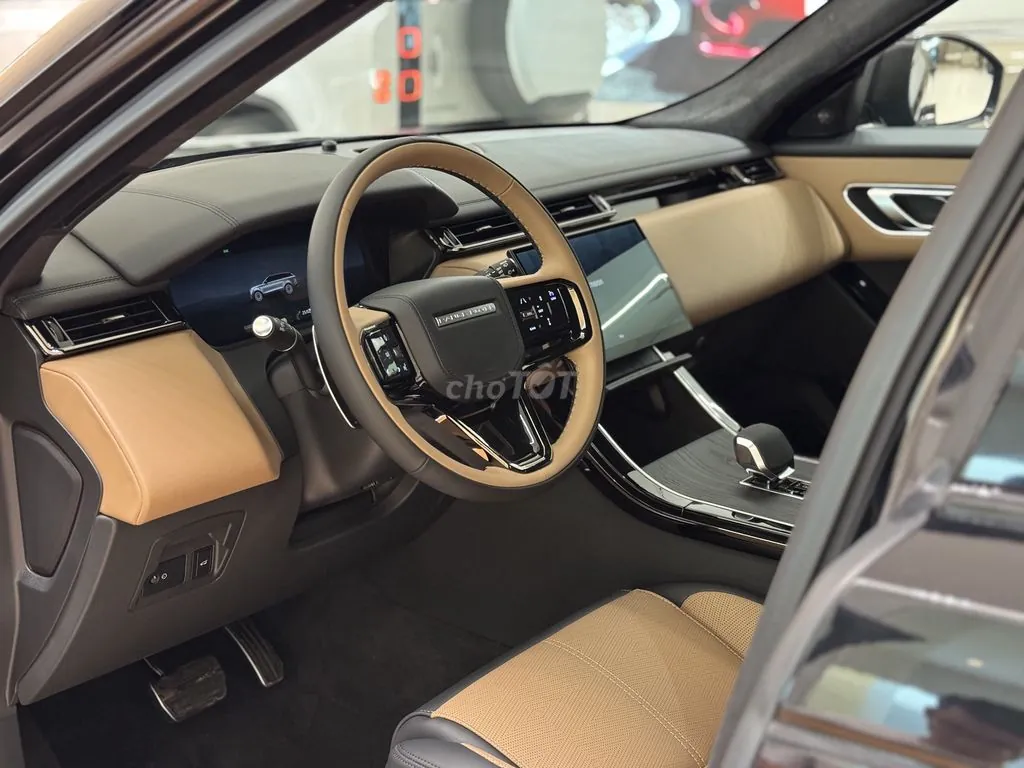 Land Rover Range Rover Velar 2026 photo 3