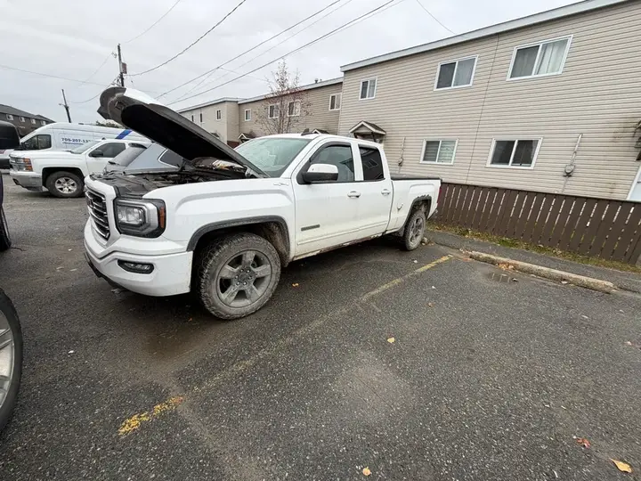 GMC Sierra 1500 2018 photo 2