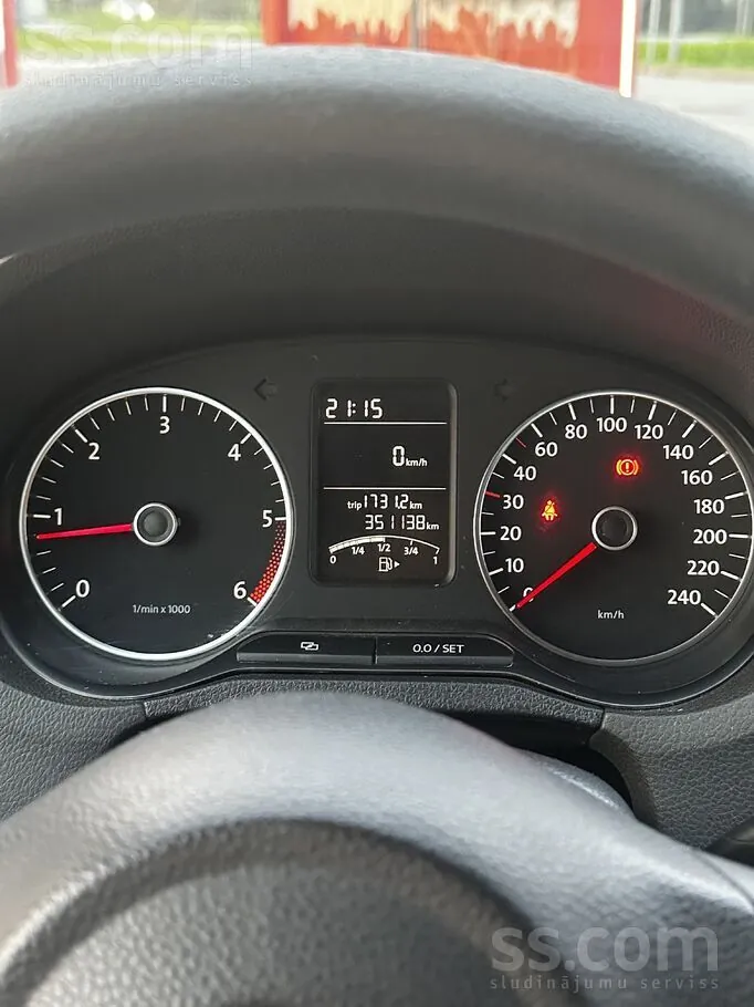 Volkswagen Polo 2010 photo 2
