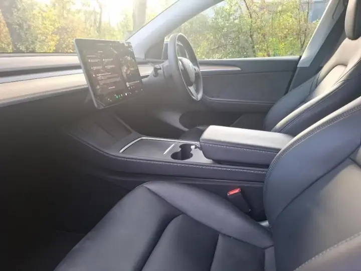 Tesla Model Y 2023 photo 5