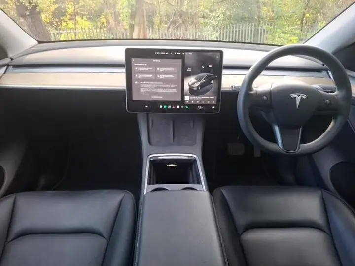 Tesla Model Y 2023 photo 3