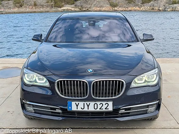 BMW 730 2015 photo 2