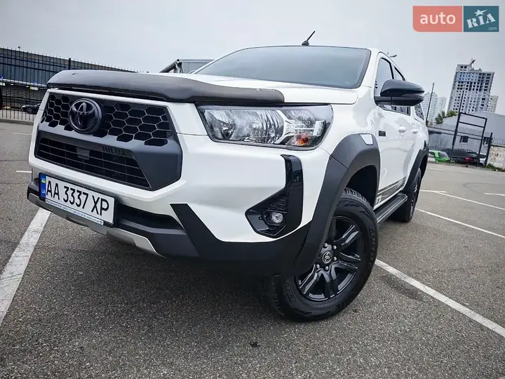 Toyota Hilux 2024 photo 2