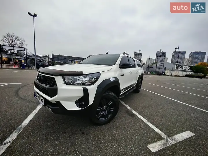 Toyota Hilux 2024 photo 4