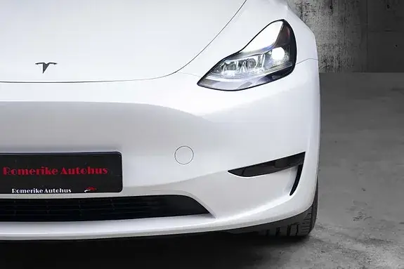 Tesla Model Y 2023 photo 4