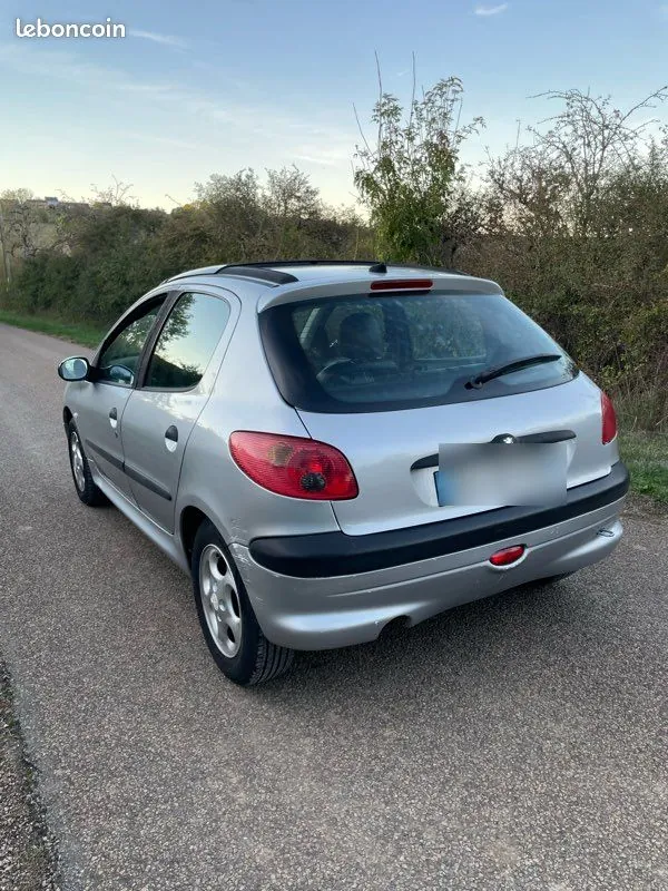 Peugeot 206 2002 photo 2
