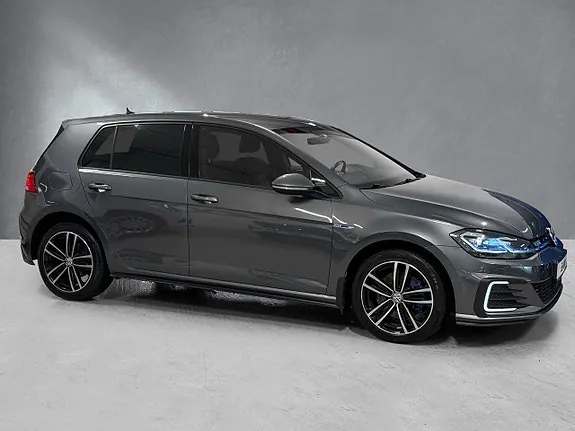 Volkswagen Golf 2019 photo 2