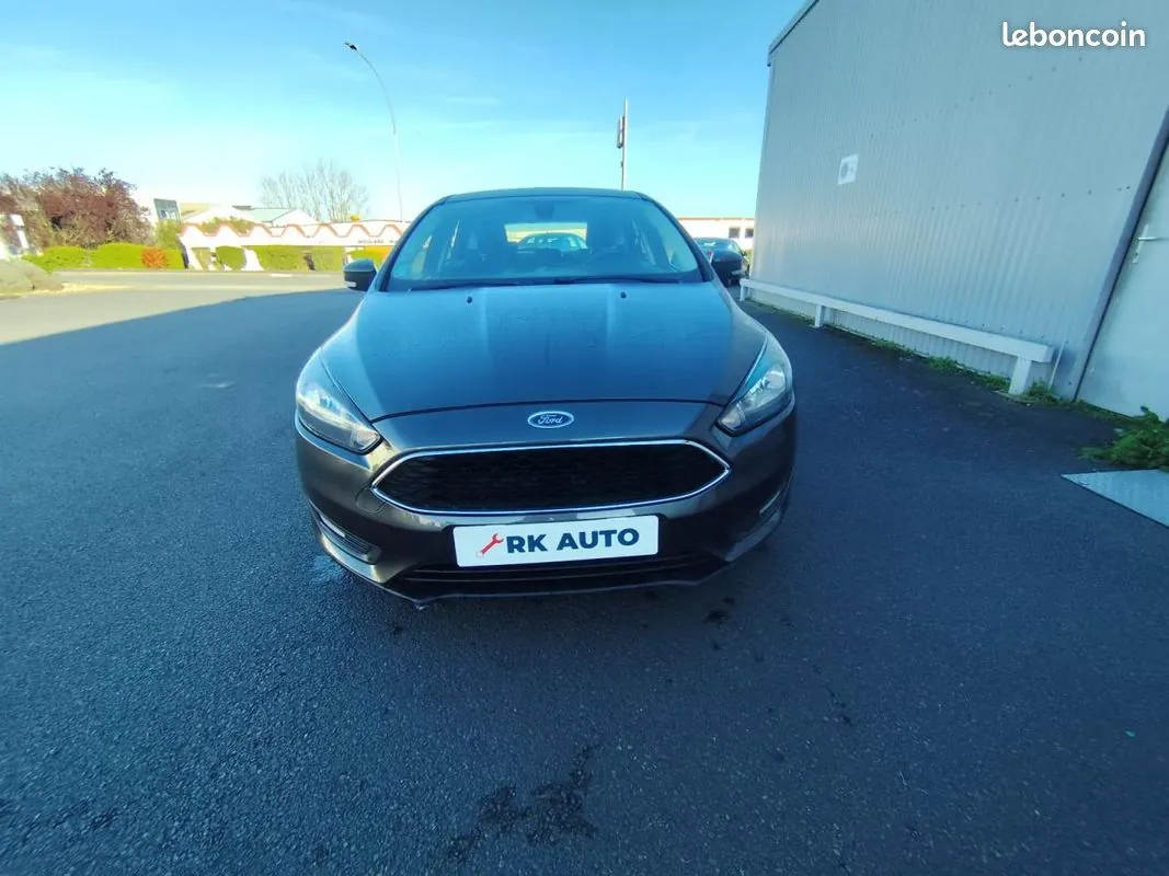 Ford Focus 2017 photo 2