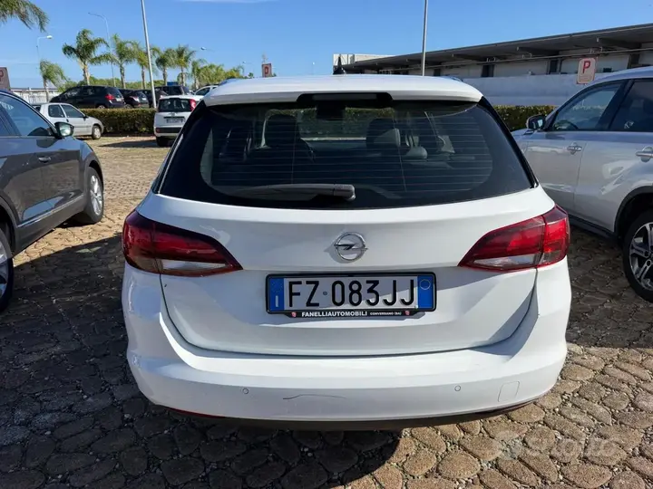 Opel Astra 2019 photo 3