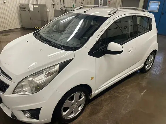 Chevrolet Spark 2011 photo 2