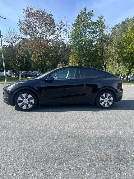 Tesla Model Y 2024 photo 4