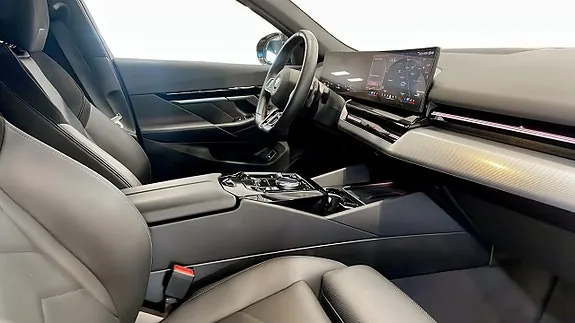 BMW 530E 2025 photo 3