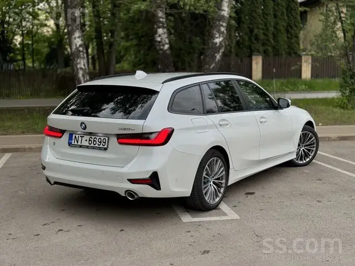 BMW 330E 2021 photo 4