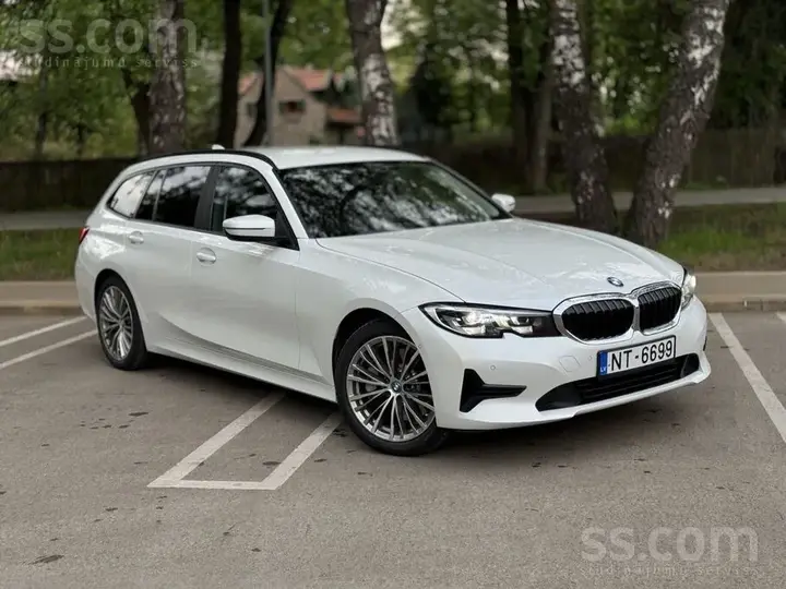 BMW 330E 2021 photo 3
