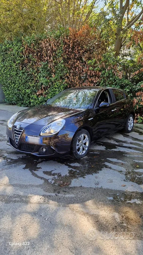 Alfa Romeo Giulietta 2011 photo 2