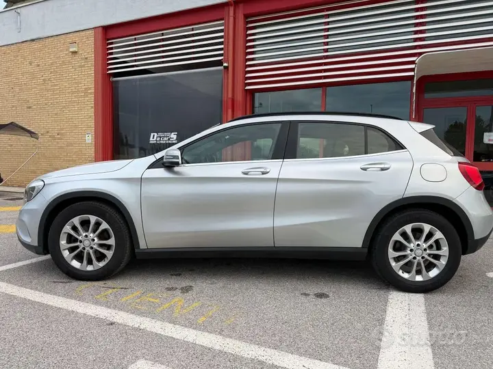 Mercedes-Benz Gla 2015 photo 2