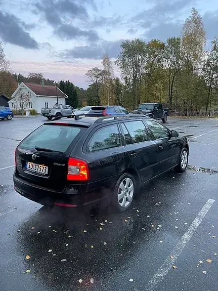 Skoda Octavia 2010 photo 4