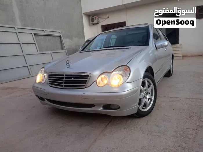 Mercedes-Benz C-Class 2002 photo 2