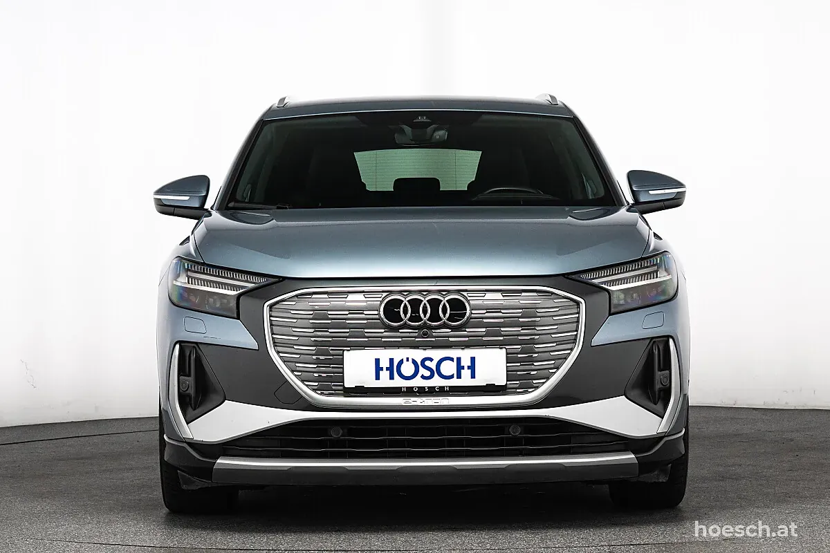 Audi Q4 2023 photo 2