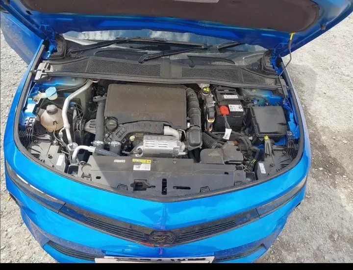 Vauxhall Astra 2024 photo 2