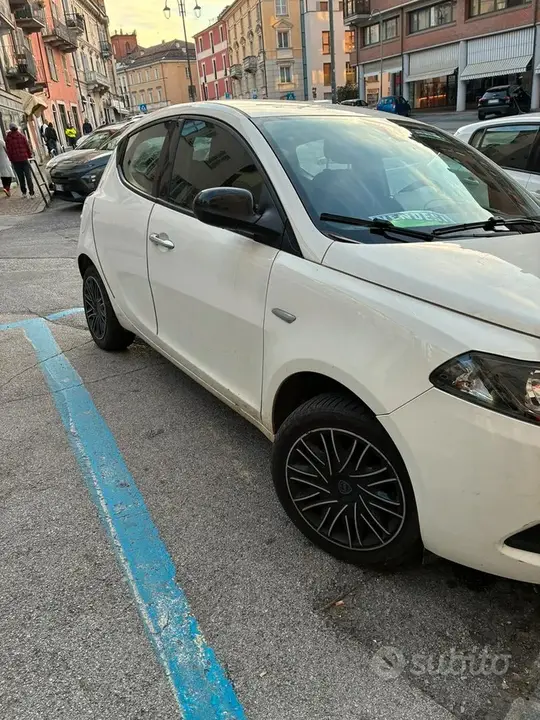 Lancia Ypsilon 2022 photo 2