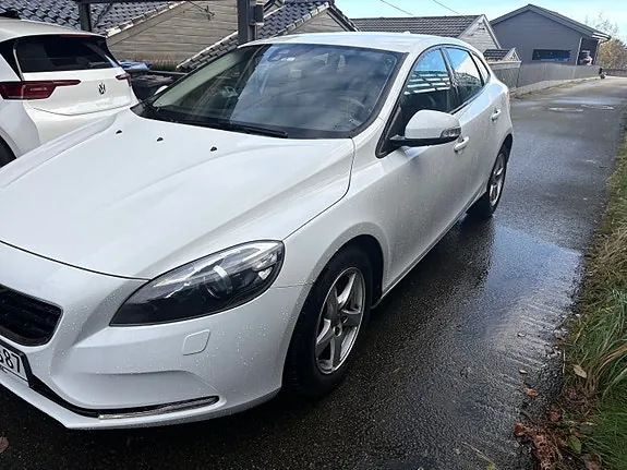 Volvo V40 2014 photo 2