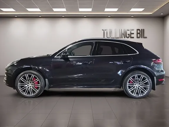 Porsche Macan Turbo 2016 photo 2