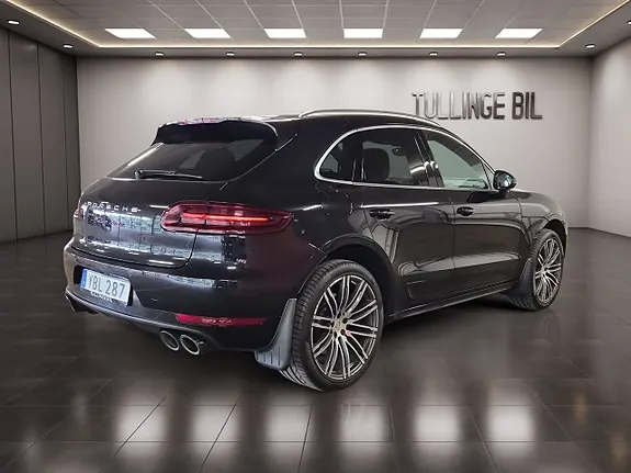 Porsche Macan Turbo 2016 photo 5