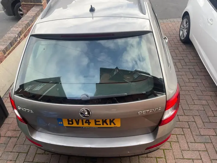 Skoda Octavia 2014 photo 2