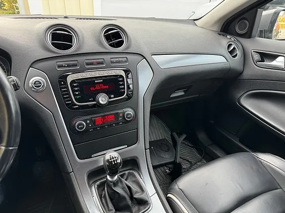 Ford Mondeo 2011 photo 2