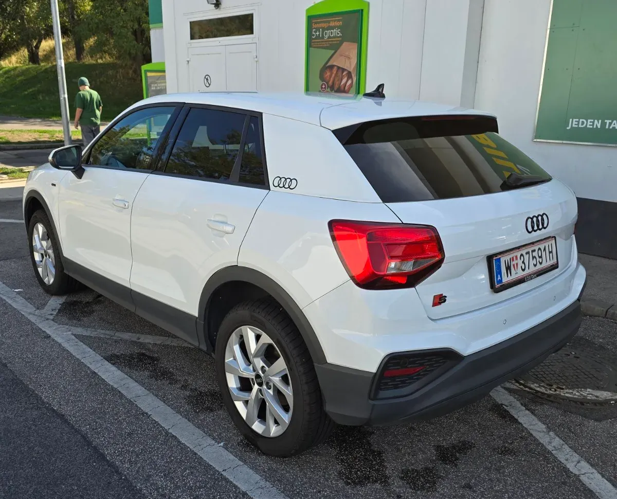 Audi Q2 2021 photo 2
