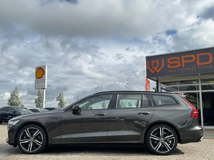 Volvo V60 2021 photo 3