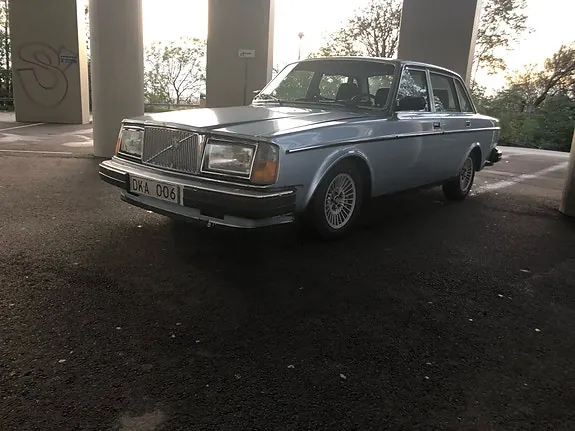 Volvo 264