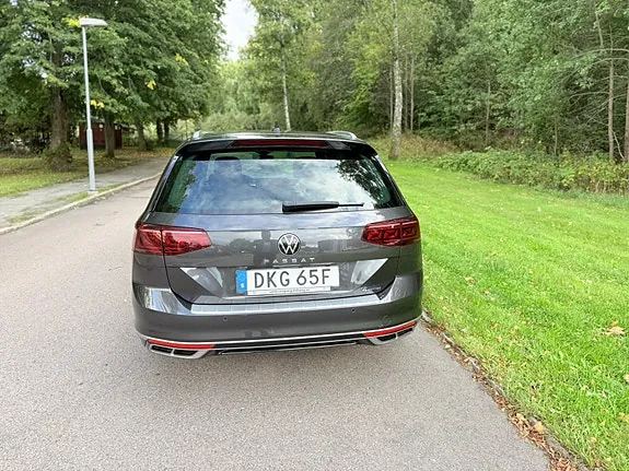Volkswagen Passat 2022 photo 3