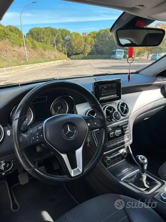Mercedes-Benz Gla 180 2015 photo 4