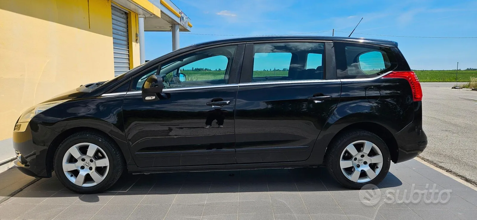 Peugeot 5008 2012 photo 4